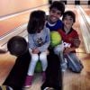 Paizão! Kaká aproveitou os primeiro dias de férias ao lado dos filhos Luca e Isabella em um jogo de boliche