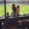 Carol Celico leva os filhos para assistirem aos jogos do Milan, atual clube de Kaká