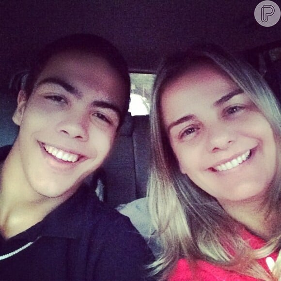 Milene Domingues mostrou em seu Instagram que seu filho, Ronald, já está quase recuperado. Nesta terça-feira, 10 de junho, o adolescente já foi ao colégio após ter passado por uma cirurgia no apêndice