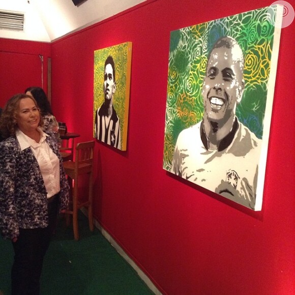 Sonia visitou na terça-feira (11) a exposição "Copa, Futebol e Arte", no Espaço Hemorio, no Rio de Janeiro