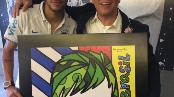 Neymar ganha quadro com seu rosto do pintor Romero Britto: 'Uma honra'