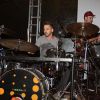 Junior Lima toca batreria em show da banda Soul Funk, em São Paulo