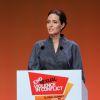 'Receber uma condecoração ligada à política internacional é de grande importância para mim', revelou Angelina Jolie