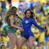 Claudia Leitte e Jennifer Lopez na abertura da Copa