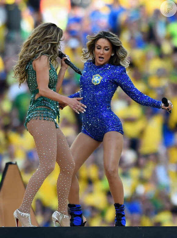 Claudia Leitte e Jennifer Lopez na abertura da Copa