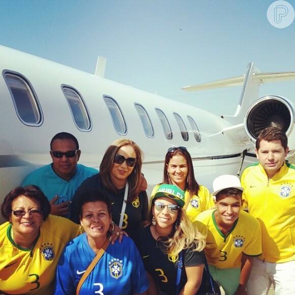 A família de Thiago Silva fretou um jatinho particular para assistir ao jogo da Seleção Brasileira contra o México