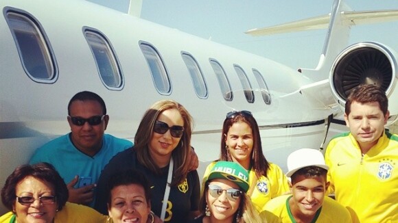 Família de Thiago Silva freta jatinho particular para assistir a jogo da Seleção