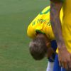 Neymar se emociona após cantar o Hino Brasileiro