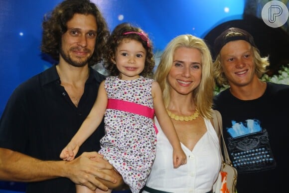 Leticia Spiller ficou casada por 5 anos com Lucas Loureiro com quem teve Stella, de 3 anos. Pedro é fruto do seu relacionamento com o ator Marcello Noaves 
