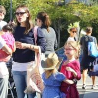 Jennifer Garner leva as filhas com Ben Affleck, Violet e Seraphina, para passeio