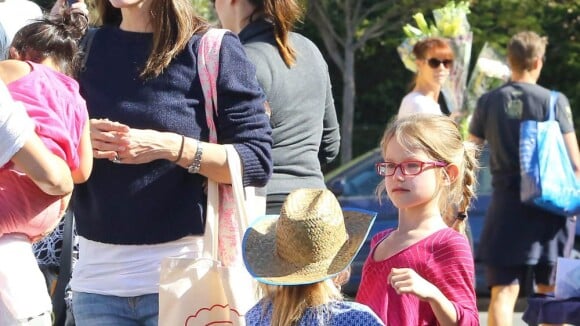 Jennifer Garner leva as filhas com Ben Affleck, Violet e Seraphina, para passeio