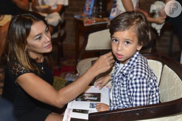 Dira Paes é mãe do pequeno Inácio, de 6 anos, fruto do seu casamento com Pablo Baião. Olha como é fofo!