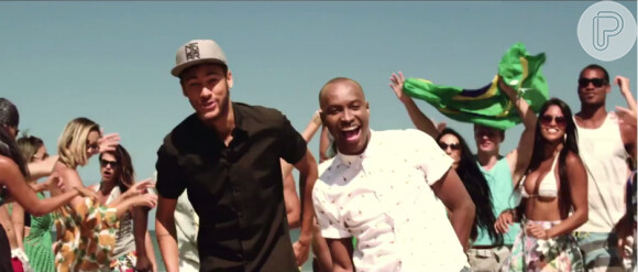 Thiaguinho recebeu Neymar no clipe de sua música 'Caraca, Muleke'; cantor e jogador são amigos