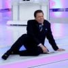 Silvio Santos sofreu ferimentos por causa de tombo durante sorteio da Tele Sena, afirma colunista