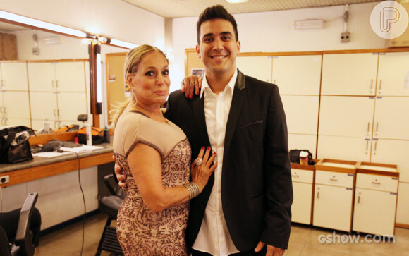 Susana Vieira postou foto com André Marques nos bastidores do 'SuperStar'