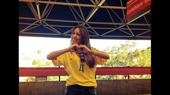 David Luiz recebe conforto da namorada após derrota do Brasil: 'Meu campeão!'