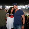 Rihanna posou para fotos com o ator escocês Gerard Butler, que também acompanhou a final da Copa do Mundo no Brasil