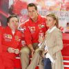 Segundo um comunicado divulgado pela assessoria de imprensa de Michael Schumacher, o histórico médico do ex-piloto foi roubado