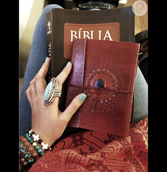 Bruna se despediu dos amigos postando foto de uma bíblia no Instagram
