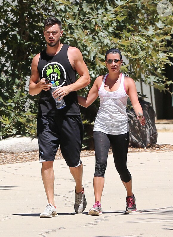 Lea Michele e Matthew Paetz  se exercitam juntos em Los Angeles, nos EUA