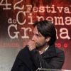 Rodrigo Santoro se emociona no Festival de Cinema de Gramado
