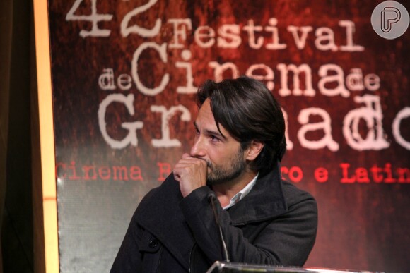 Rodrigo Santoro se emociona no Festival de Cinema de Gramado