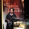 Rodrigo Santoro se emociona no Festival de Cinema de Gramado ao receber troféu