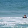 Kayky Brito curtiu a segunda-feira, 11 de agosto de 2014, na praia da Barra da Tijuca, na Zona Oeste do Rio. Logo que chegou ao local o ator fez um alongamento na areia e em seguida entrou no mar com sua prancha, mostrando habilidade para o surfe