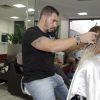 Valesca Popozuda radicalizou. A cantora cortou os cabelos na altura dos ombros e também clareou os fios após 21 horas em um salão de beleza na Barra da Tijuca, na Zona Oeste do Rio