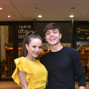 Larissa Manoela foi acompanhada do namorado, Leonardo Cidade, à 4° edição do Prêmio Reverência no Teatro Alfa, em São Paulo, nesta terça-feira, 13 de novembro de 2018