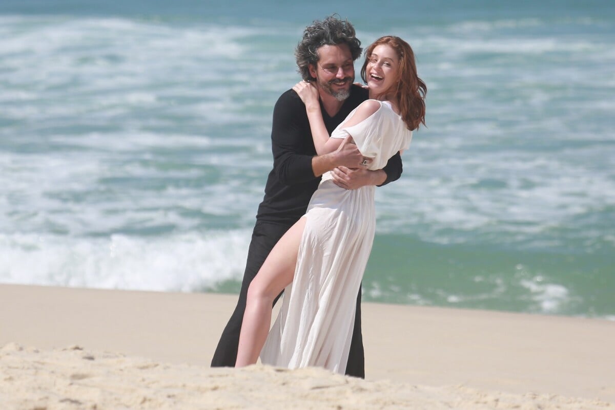 Foto: Marina Ruy Barbosa faz par romântico com Alexandre Nero na novela ...