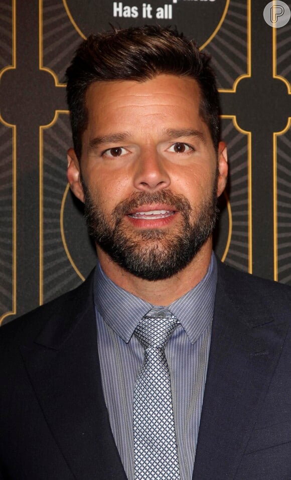 Ricky Martin está solteiro e tem 42 anos. Cantor assumiu a homossexualidade em 2010