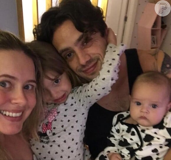 O ator Rafael Cardoso e sua esposa Mariana Bridi já tinham uma filha chamada Aurora, de 4 anos, e esse ano tiveram Valentim no dia 30 de maio