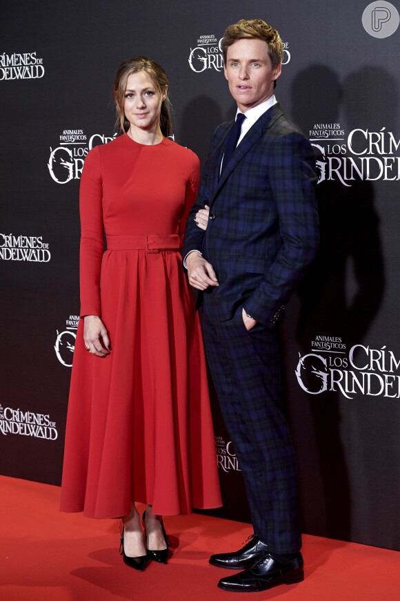 O ator Eddie Redmayne e sua esposa Hannah Bagshawe se tornaram pais de Luke Richard, seu segundo filho, dia 10 de março de 2018