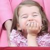 A princesa Charlotte fez caras e bocas na comemoração dos 91 anos da rainha Elizabeth II