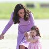 A princesa Charlotte chorou e levou bronca da mãe, Kate Middleton, após a pirraça