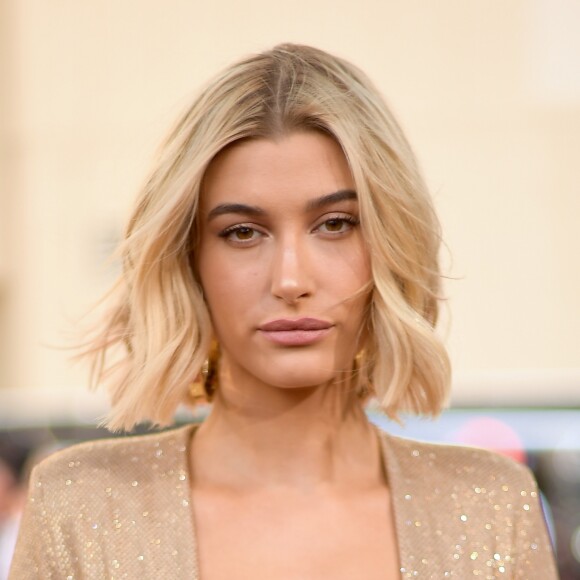 Hailey Baldwin é modelo e tem 22 anos