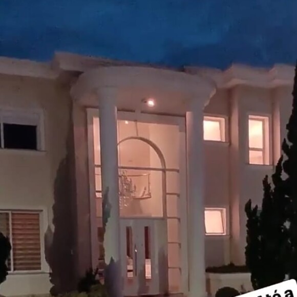Maiara posta foto da fachada da casa de luxo