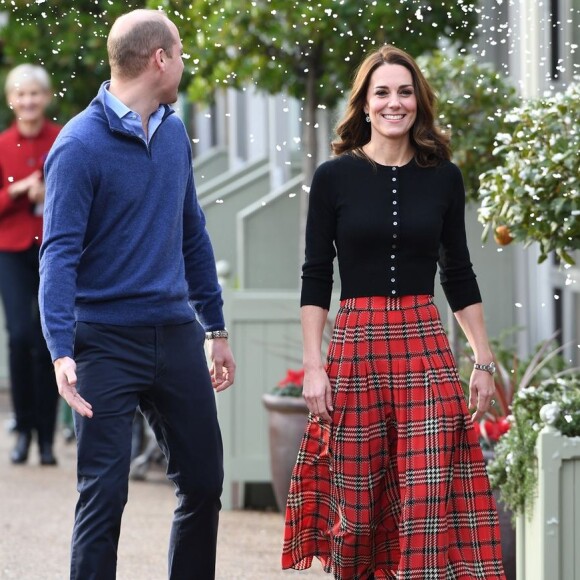 Look escolhido por Kate Middleton está avaliado em cerca de R$ 60 mil