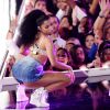 Nicki Minaj rebolou até o chão no Fashion Rocks
