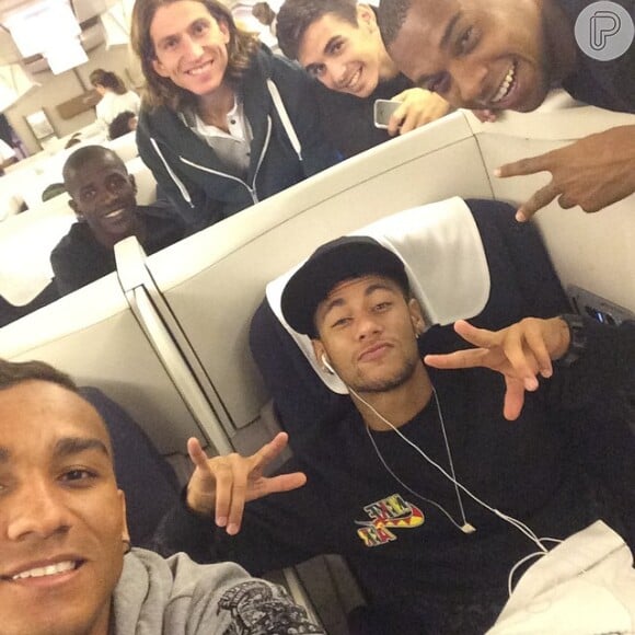 Neymar volta para Europa após amistoso contra o Equador, em 10 de setembro de 2014