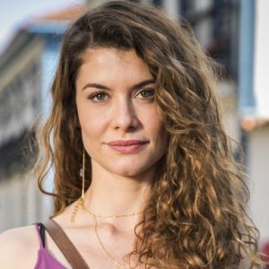 Isabel (Alinne Moraes) se vinga de Cris (Vitória Strada) com matéria falsa nos próximos capítulos da novela 'Espelho da Vida': 'Causou um prejuízo'