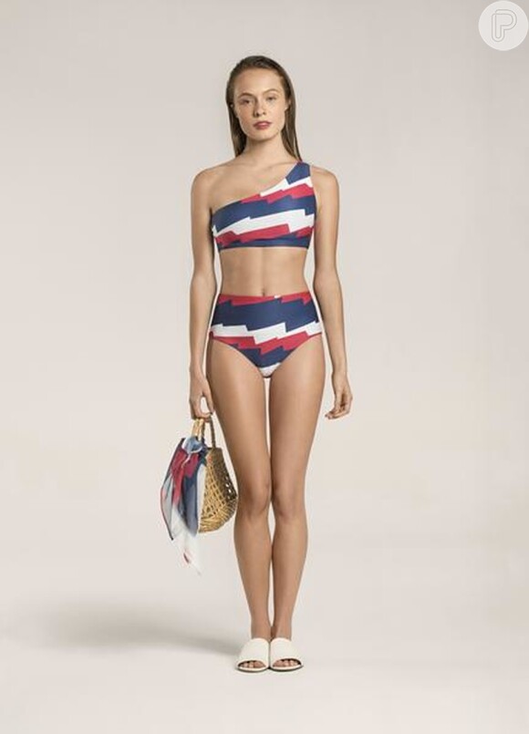 Estampas geométricas e assimétricas serão uma das queridinhas do beachwear 2019: esse modelo é da Leboh