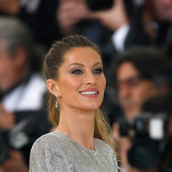 Gisele Bündchen acredita que o amor é mais importante do que qualquer religião