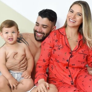 'Ser mãe de dois bebês não é fácil. A diferença deles foi de um 1 ano e 24 dias. Estou uma mãe cansada e muito feliz', afirmou Andressa Suita