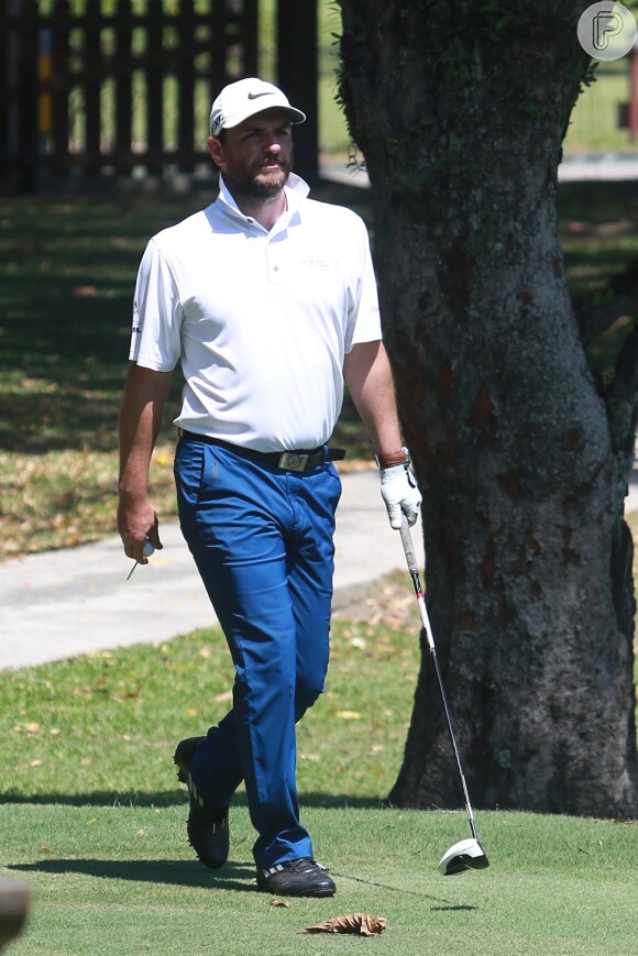 Rodrigo Lombardi gosta de jogar golfe nas horas de folga