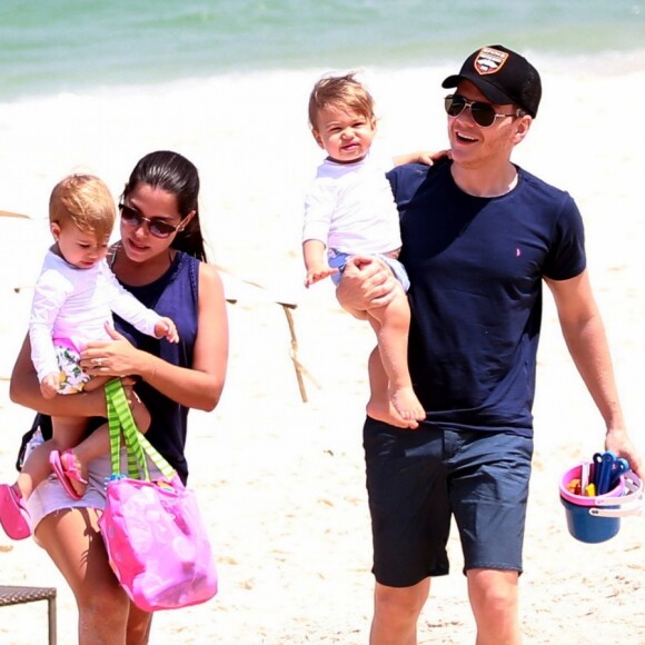 Michel Teló e Thais Fersoza costumam fazer programas em família com os filhos, Melinda e Teodoro