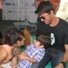 Juliana Paes leva o filho Pedro, de 3 anos, a evento com o marido, o empresário Carlos Eduardo Baptista, no Rio, em 14 de setembro de 2014