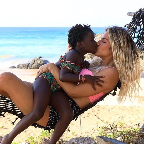Giovanna Ewbank adora curtir momentos de folga com Títi
