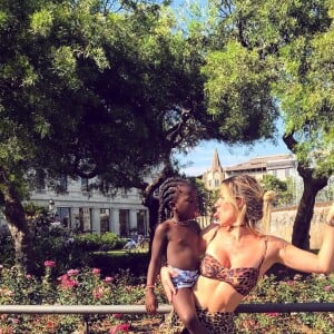 Giovanna Ewbank posta foto com a filha, Títi, nas redes sociais